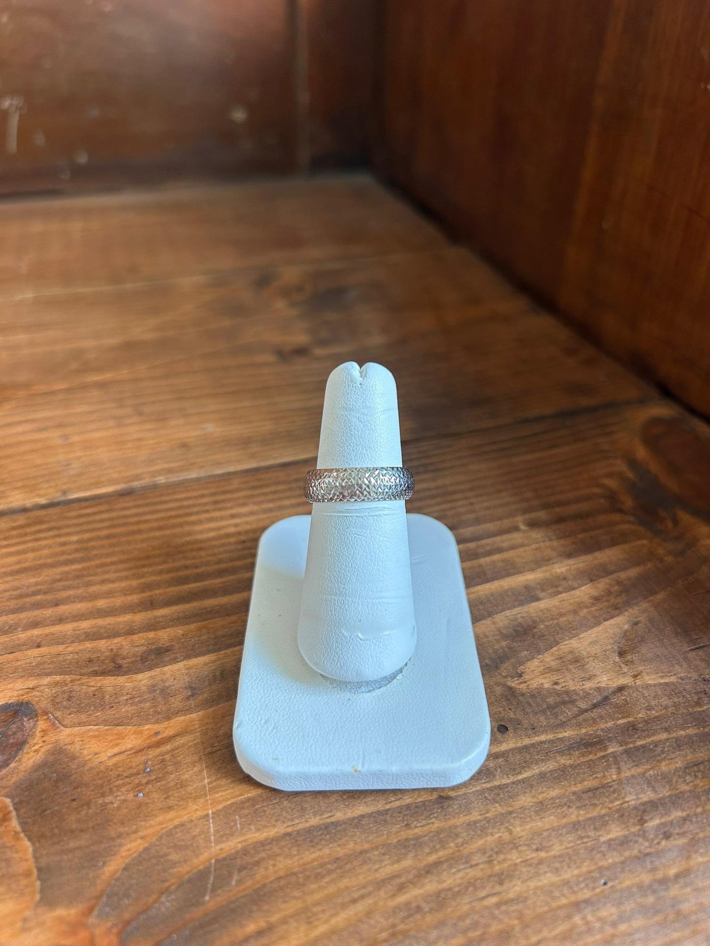 Vintage White Gold Diamond Cut Band 14K Ring