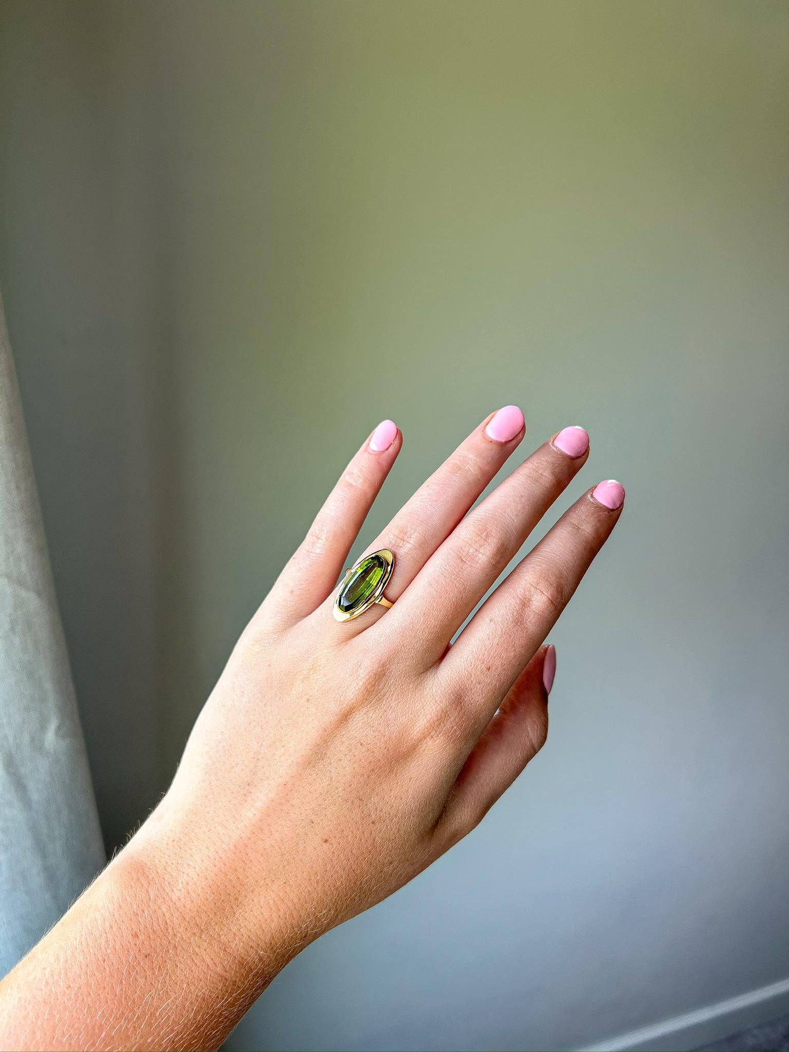 Vintage Yellow Gold Moval Peridot 14K Ring