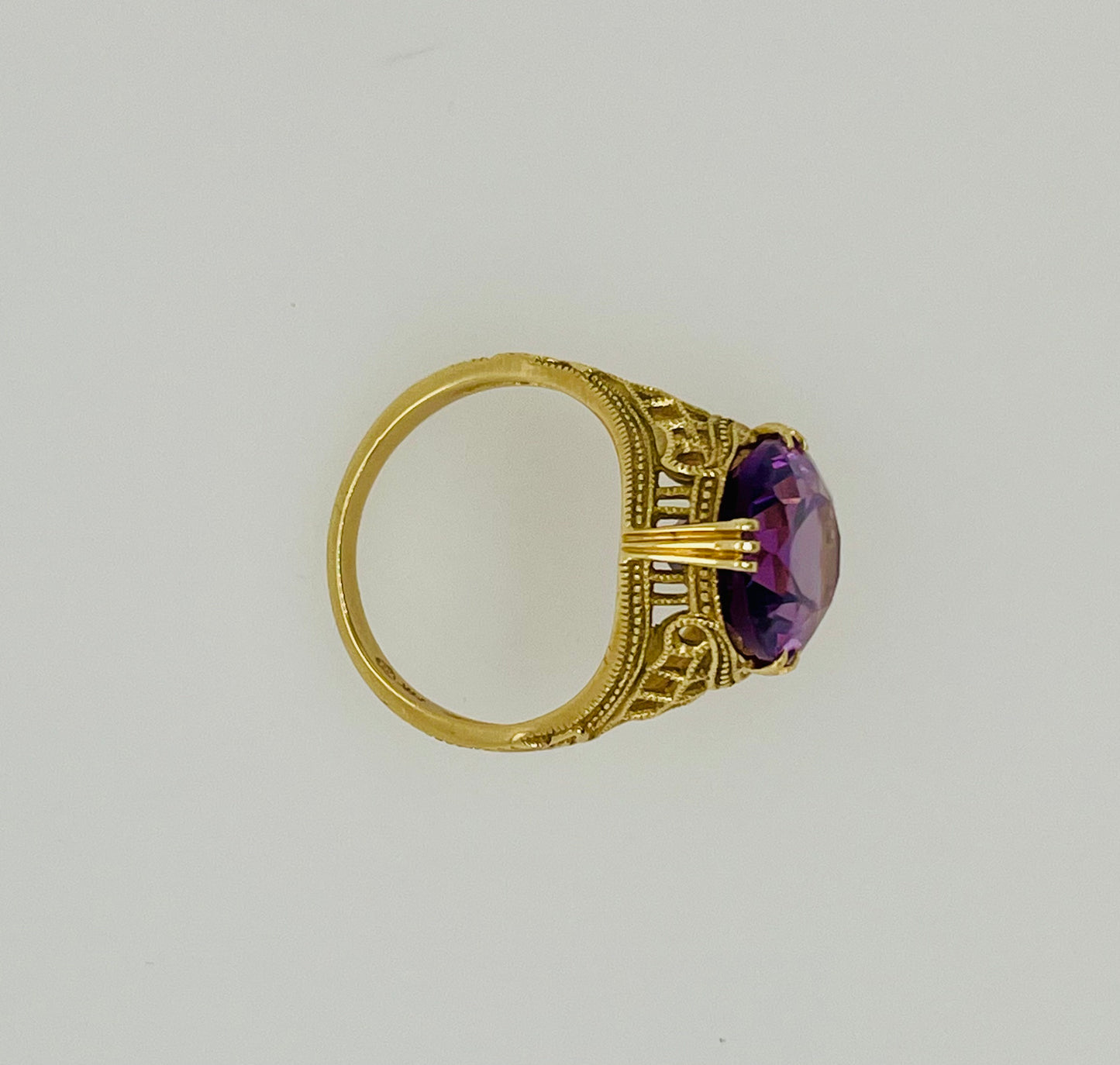 Vintage Art Deco Oval Amethyst Yellow Gold 14k