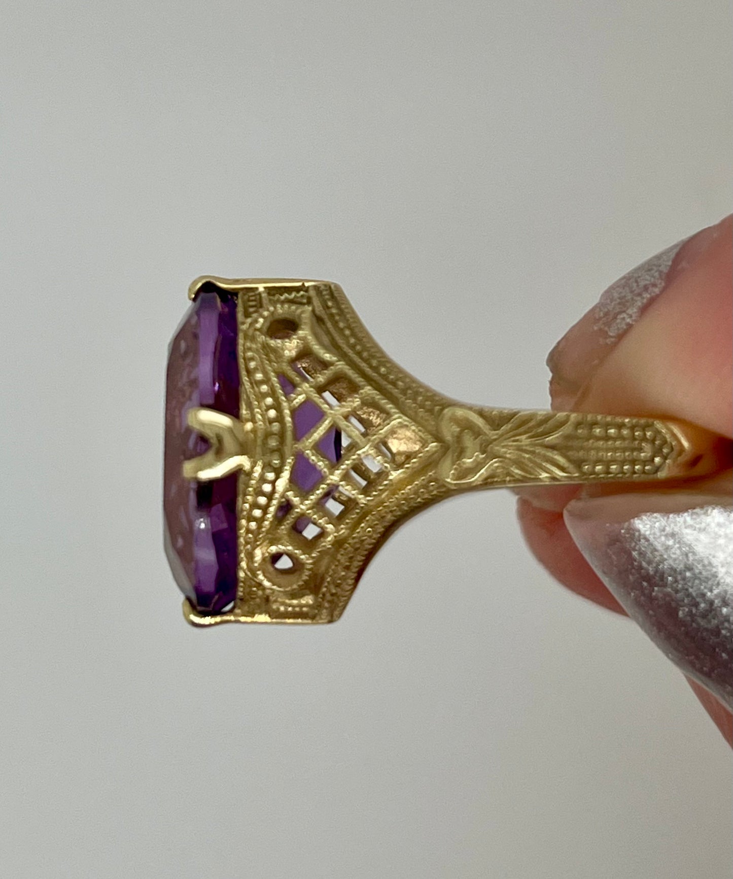 Vintage Art Deco Oval Amethyst Yellow Gold 14k