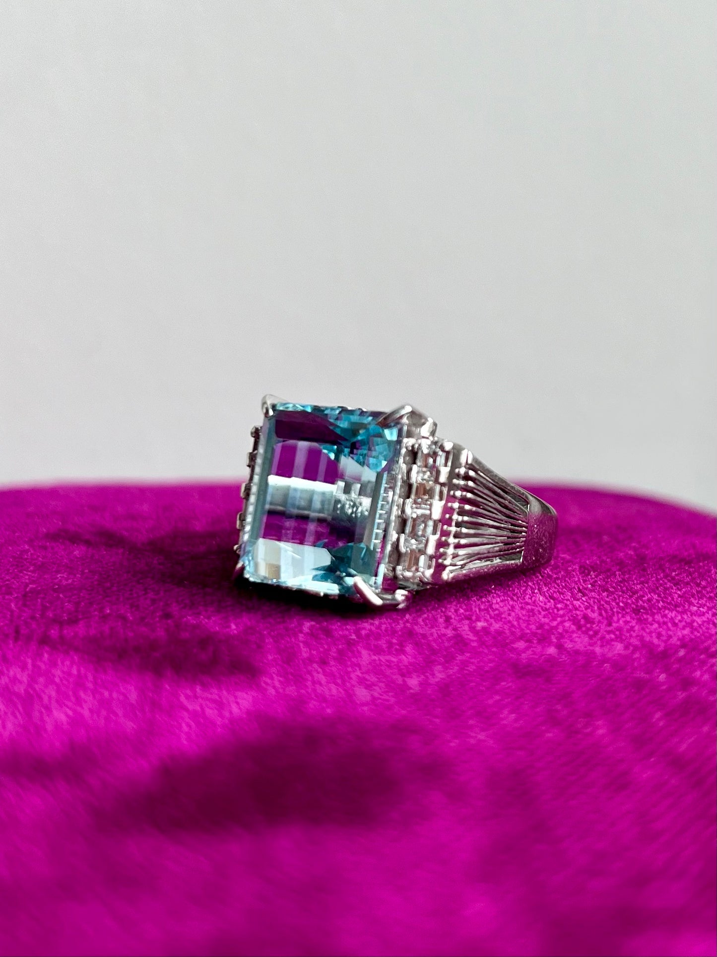 Unique Vintage Aquamarine, Diamond and Platinum Ring