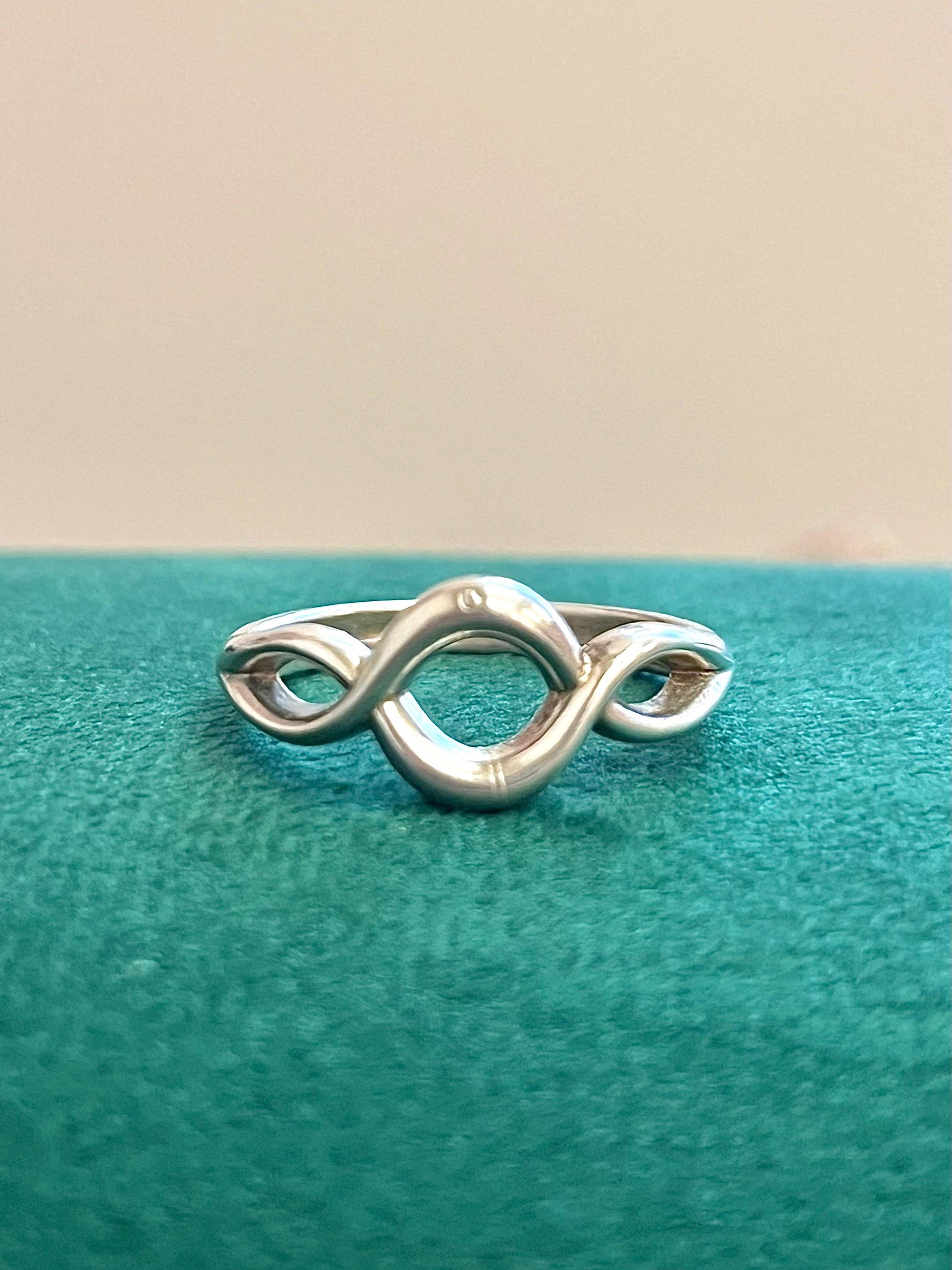 Sterling Silver Infinity ring 925