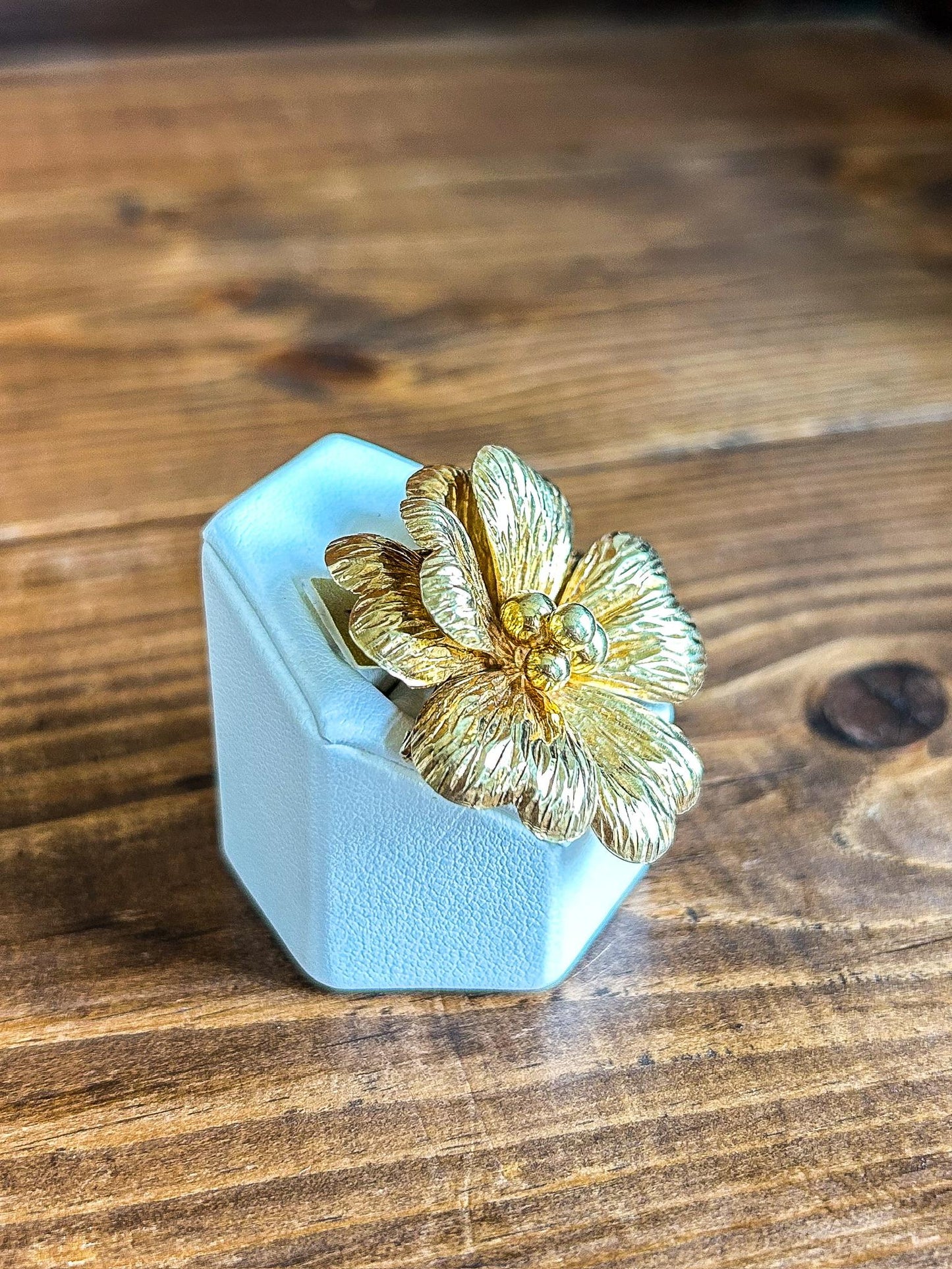 Tiffany and Co 14K Yellow Gold Flower Brooch