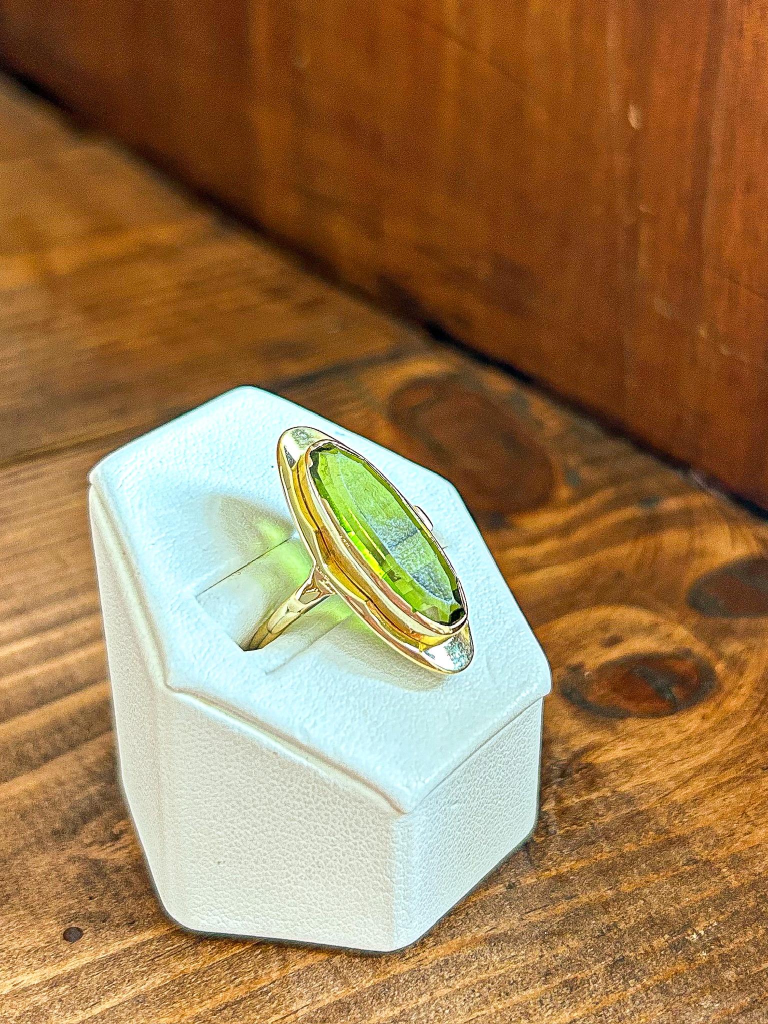 Vintage Yellow Gold Moval Peridot 14K Ring