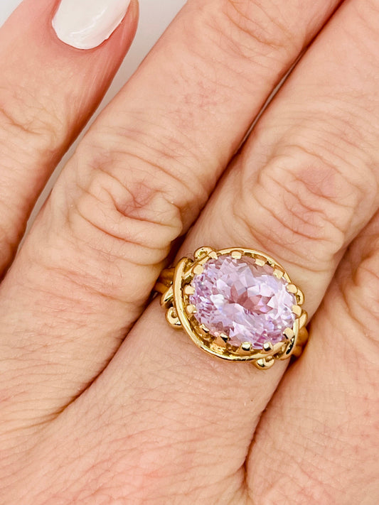 Vintage Jewelry Trends: The Latest and Greatest Pieces to Add to Your Collection!