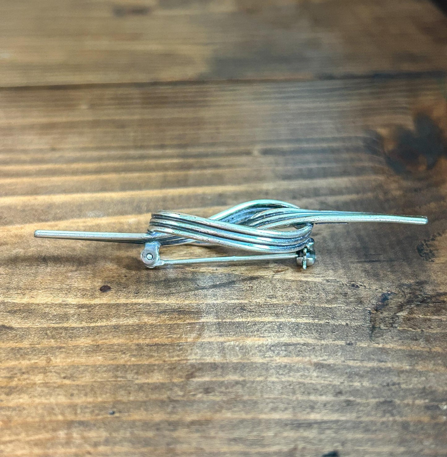 Beau Love Knot Brooch
