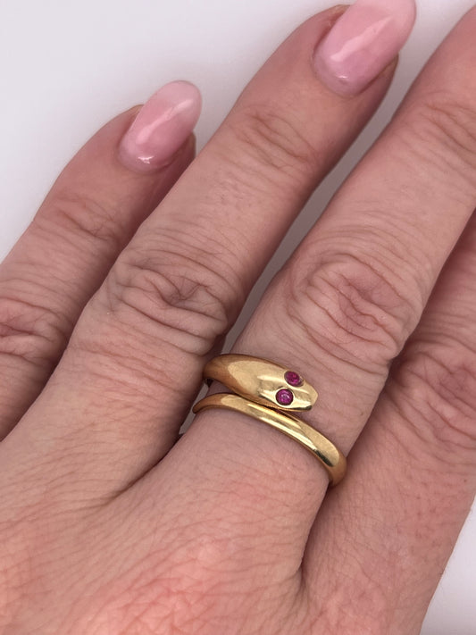 Vintage 18k Ruby Eye Snake Ring