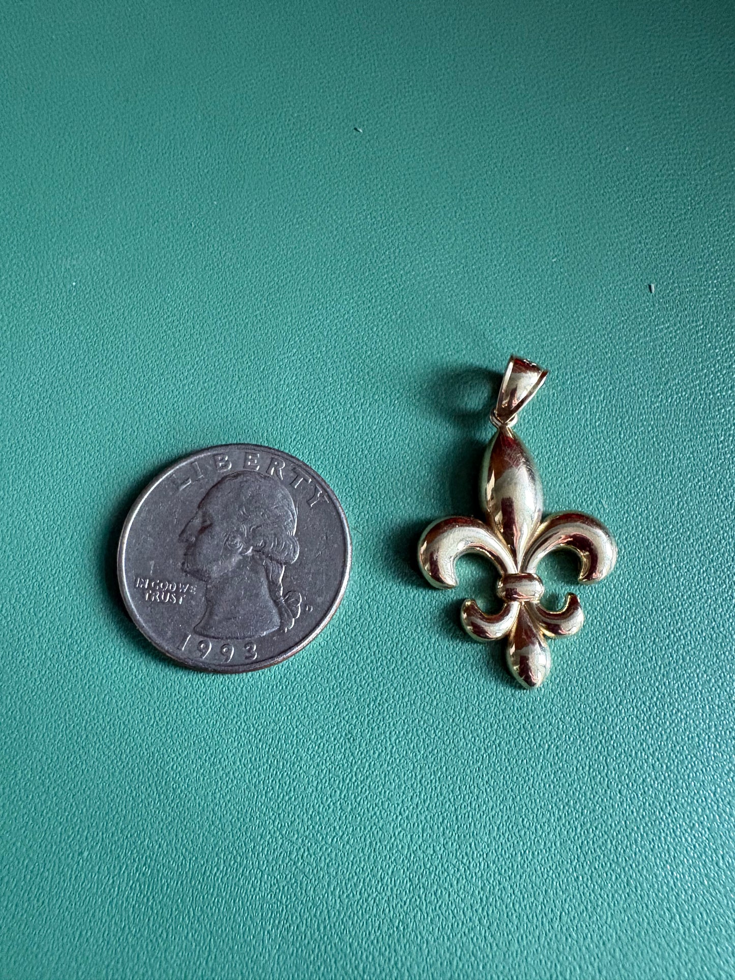sterling silver fleur de lis pendant