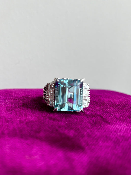 Unique Vintage Aquamarine, Diamond and Platinum Ring