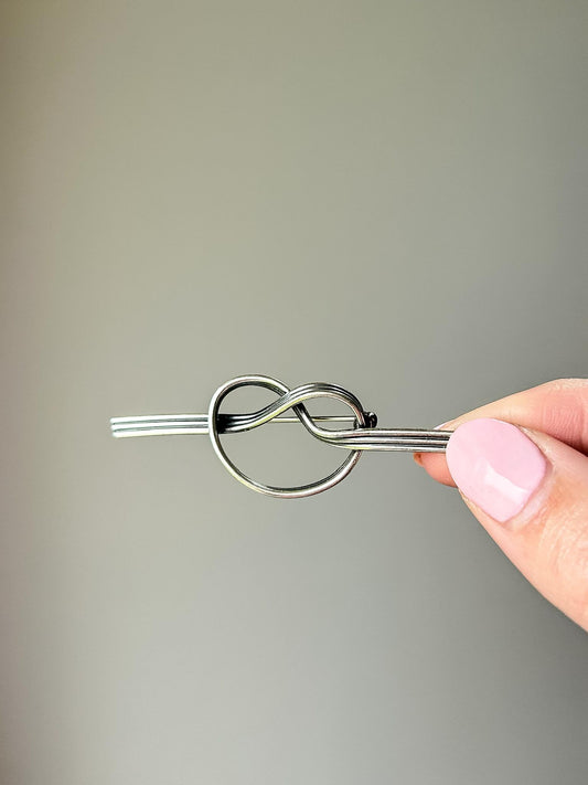 Beau Love Knot Brooch