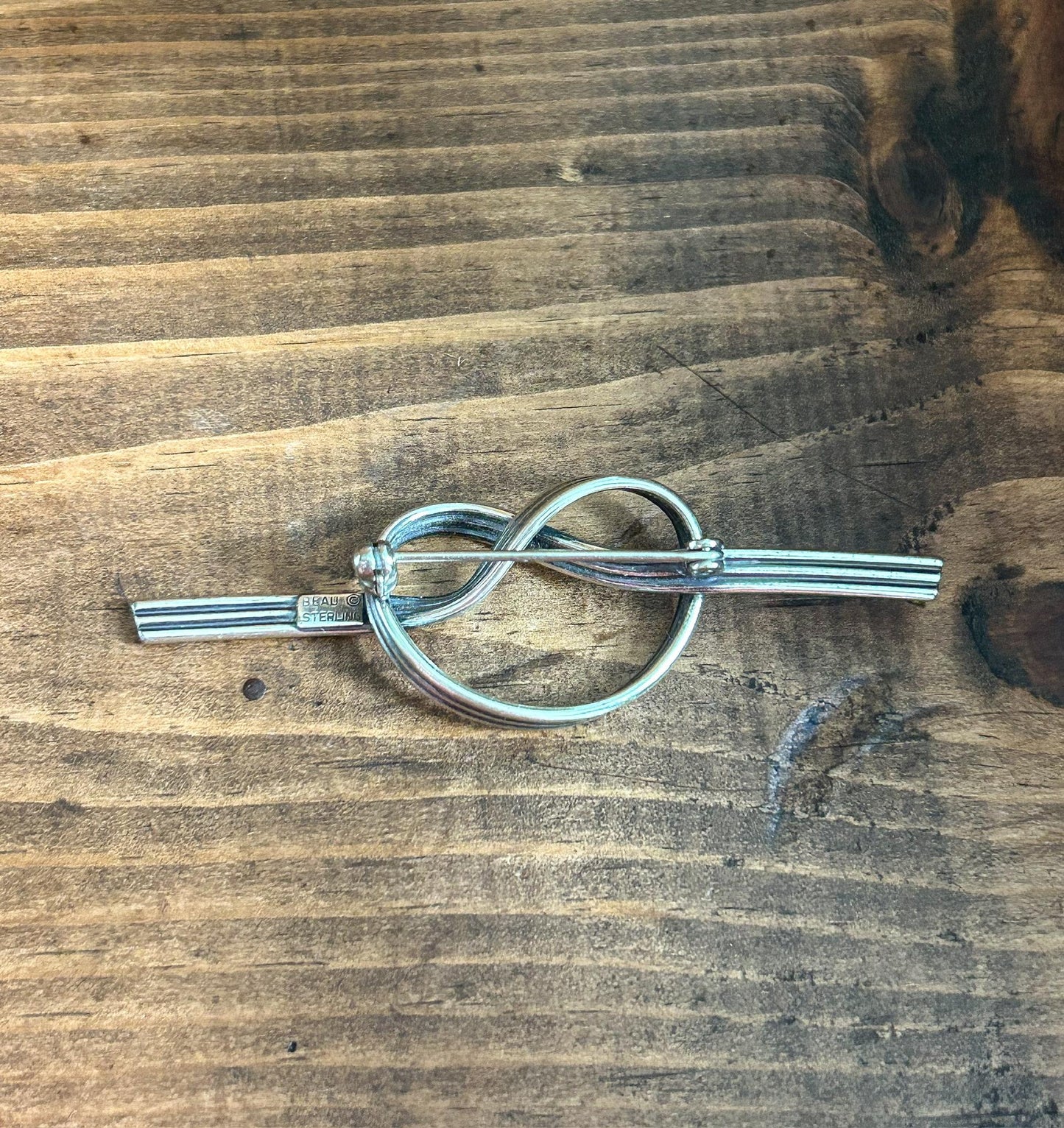 Beau Love Knot Brooch